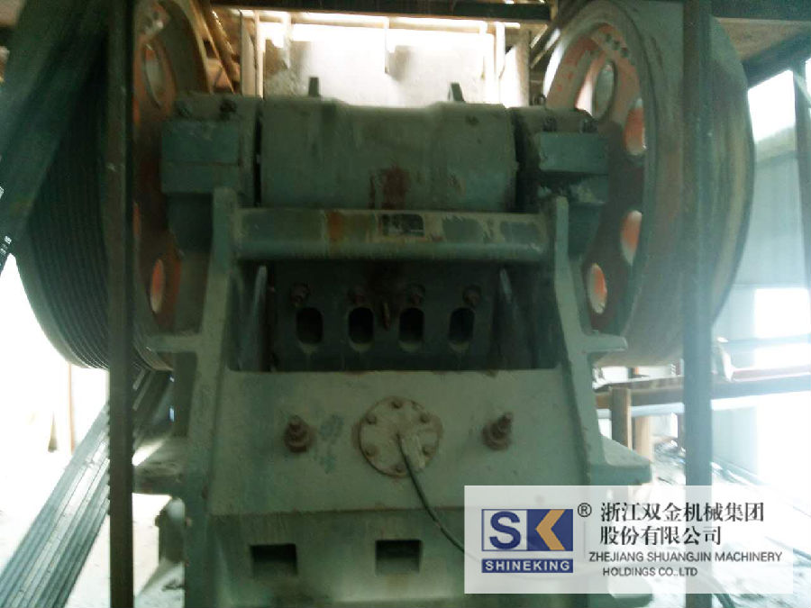 （雙金老客戶）山東日照月產(chǎn)25-30萬噸（時產(chǎn)600噸）砂石生產(chǎn)線-礦山破碎設(shè)備采