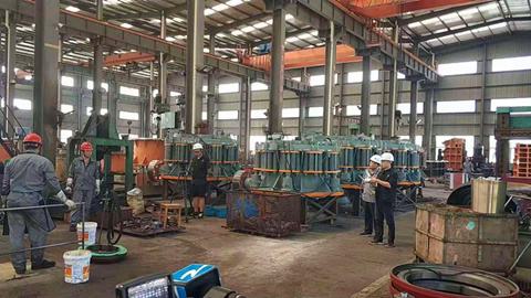 雙金機(jī)械設(shè)備生產(chǎn)車(chē)間一角