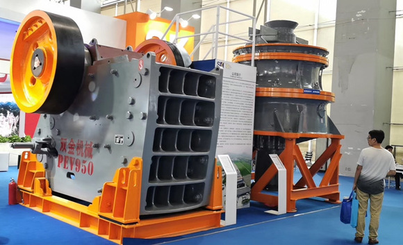雙金機(jī)械鄂式破碎機(jī)參加廣砂石展