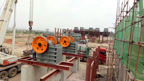 顎式破碎機(jī)