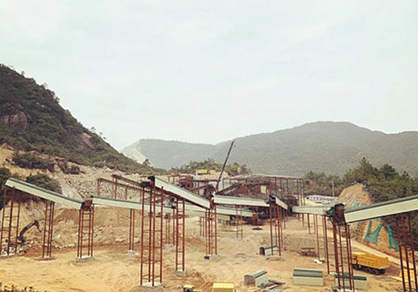 雙金機械廣東客戶時產(chǎn)1000噸花崗巖破碎生產(chǎn)線開機投產(chǎn)