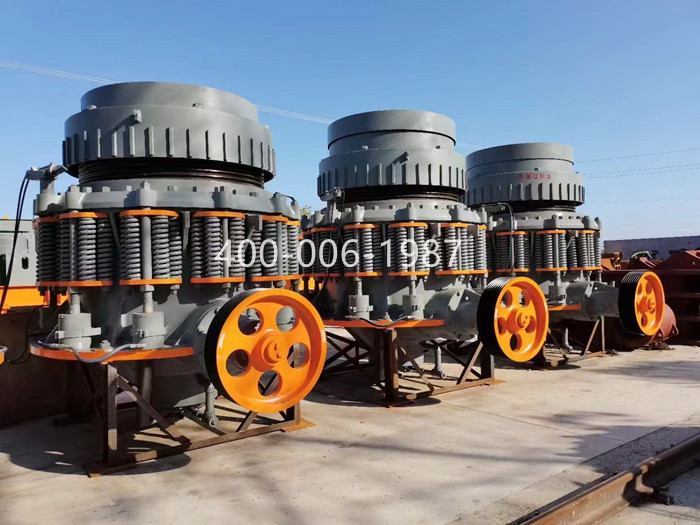 圖為雙金機械“機皇”產(chǎn)品-彈簧圓錐破碎機