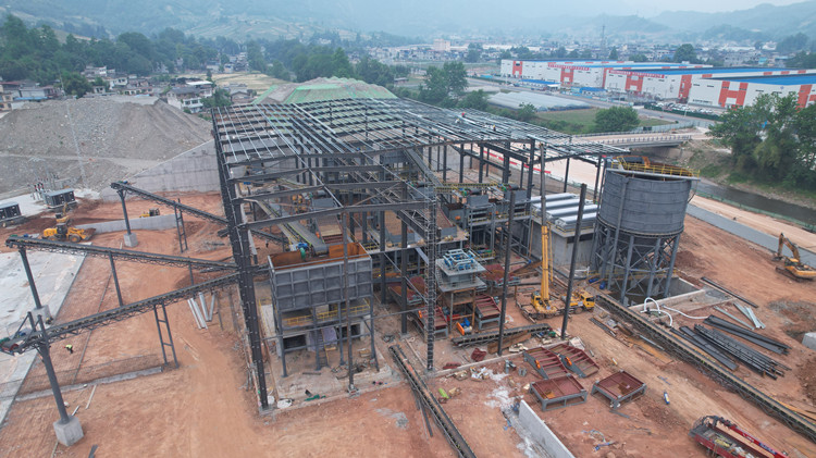 四川雅安時產(chǎn)800噸復(fù)合型生產(chǎn)線施工現(xiàn)場圖二