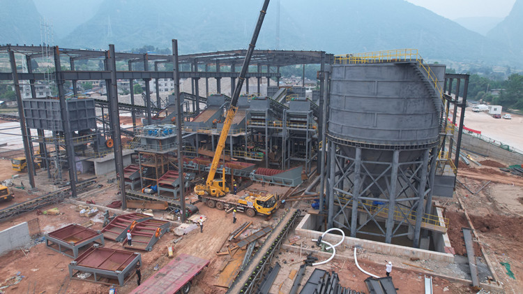 石料生產(chǎn)線項目建設(shè)中