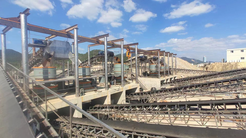 2臺小旋回+4臺單缸，霸氣實現(xiàn)產(chǎn)能2000噸/小時（文末附視頻）