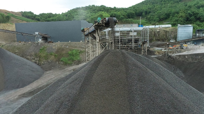 花崗巖出料特寫