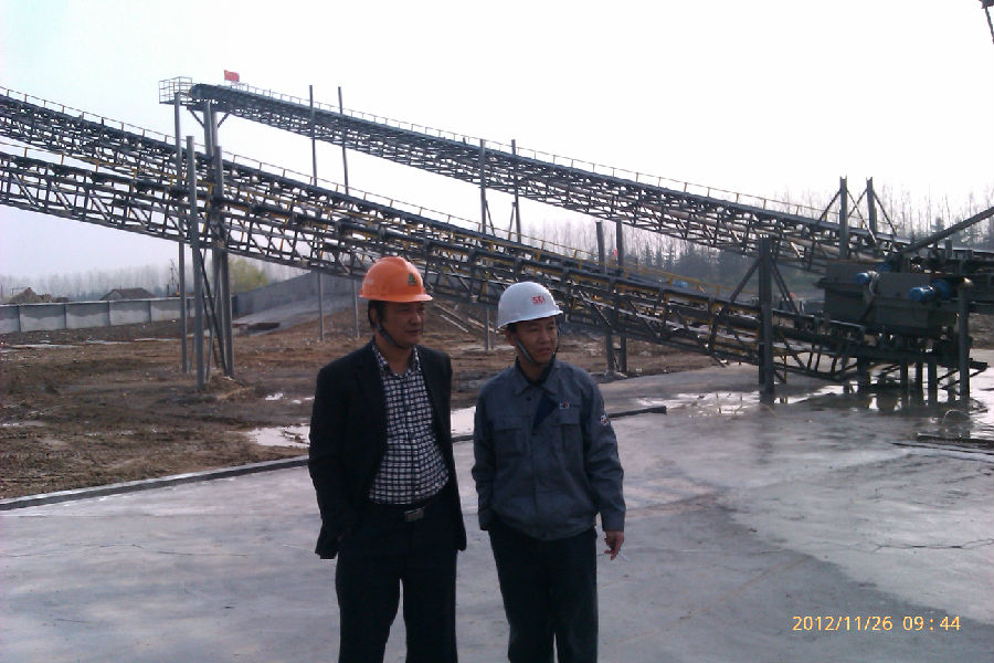巨松楊總和雙金項(xiàng)目部吳總在視察.jpg