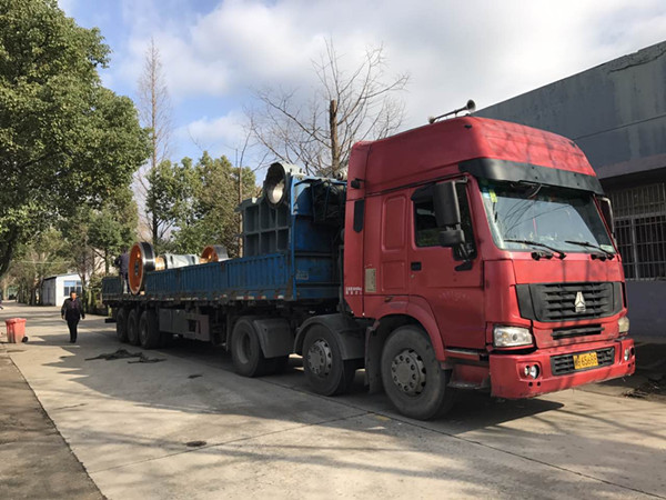 破碎機(jī)發(fā)貨中