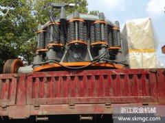 一臺(tái)SJ1400圓錐破碎機(jī)于2014.7.30發(fā)往