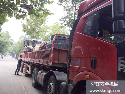 浙江雙金機(jī)械圓錐破碎機(jī) 浙江雙金機(jī)械圓錐破碎機(jī)