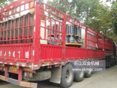 一臺(tái)SJ1400圓錐破碎機(jī)，一臺(tái)SJ120