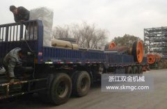 一臺(tái)SJPE9012顎式破碎機(jī),一臺(tái)泥漿處