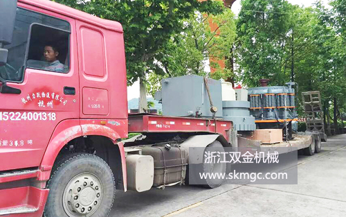 浙江雙金機(jī)械圓錐式破碎機(jī)