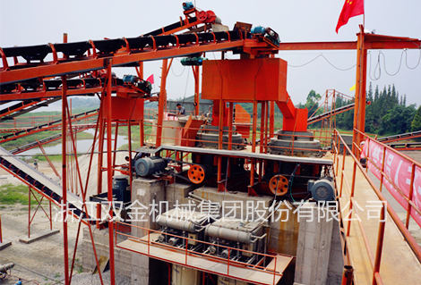破碎機(jī)是制砂生產(chǎn)線當(dāng)中的關(guān)鍵設(shè)備_.jpg