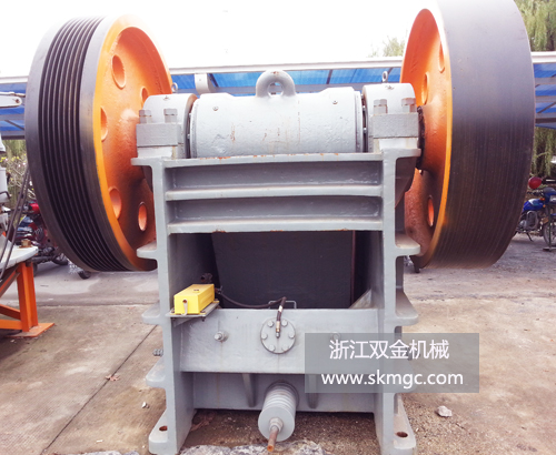 浙江雙金機(jī)械顎式破碎機(jī)