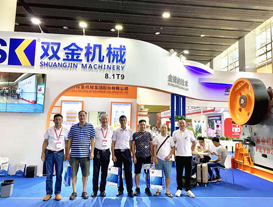 廣西客戶蒞臨雙金站臺了解成套生產(chǎn)線項目