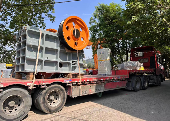 一臺(tái)顎破發(fā)往安徽