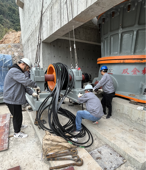 SK.90.22液壓旋回破碎機安裝中