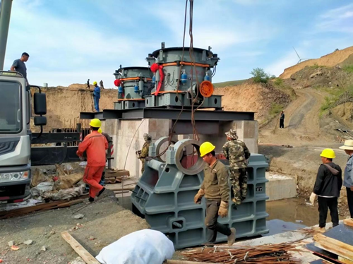 多缸液壓圓錐機(jī)安裝現(xiàn)場(chǎng)