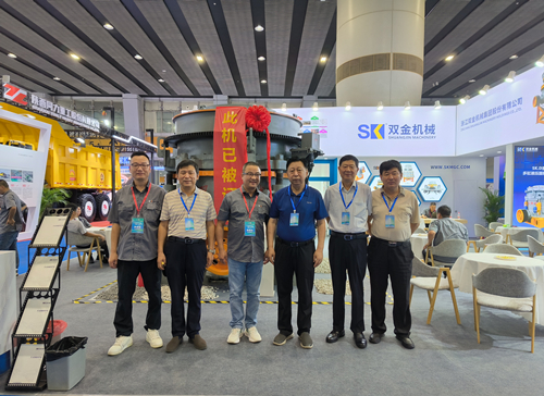 原國(guó)土資源部部長(zhǎng)汪民一行蒞臨參觀指導(dǎo)