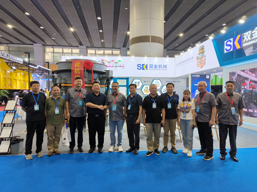 中國(guó)砂石協(xié)會(huì)秘書(shū)長(zhǎng)楊曉東一行蒞臨參觀指導(dǎo)